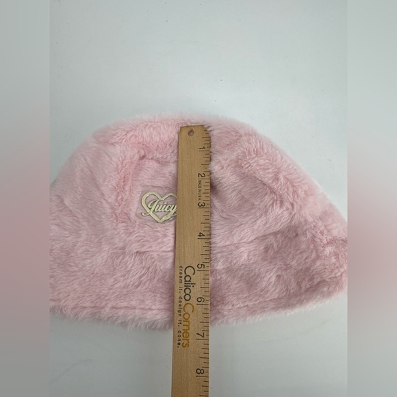 New Juicy Couture™ ~ PALE PINK ~ FAUX FUR Kids' One Size Fits Most Bucket Hat - Picture 3 of 3